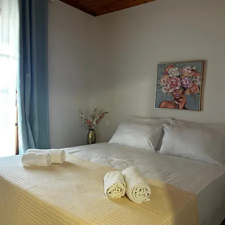 Small Paradise Perfect Hospitality