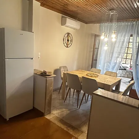 Small Paradise Perfect Hospitality 尼亚伊拉克利亚