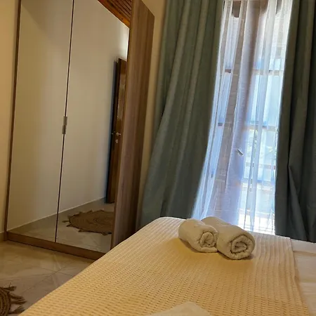 Small Paradise Perfect Hospitality * 尼亚伊拉克利亚