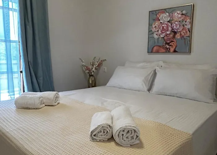 Small Paradise Perfect Hospitality Дом отдыха Неа-Ираклия