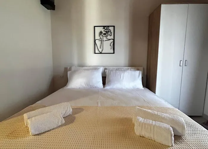 Small Paradise Perfect Hospitality