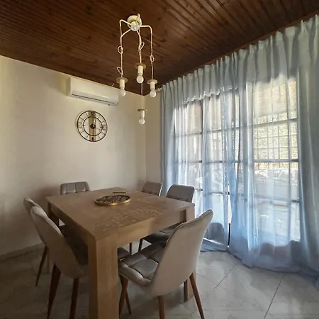 Small Paradise Perfect Hospitality *