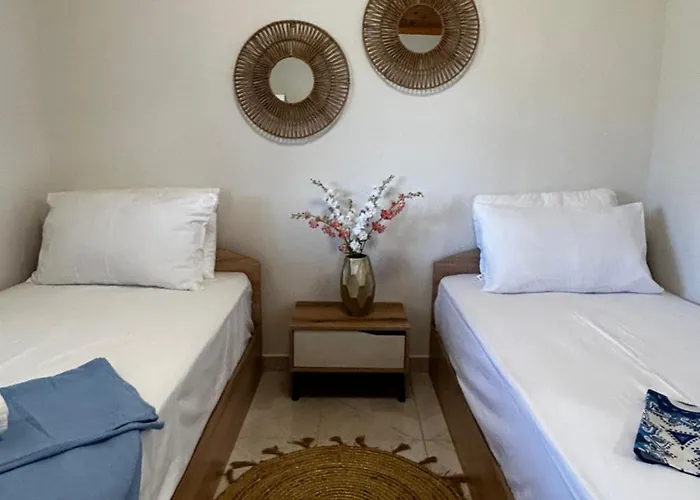 Small Paradise Perfect Hospitality *