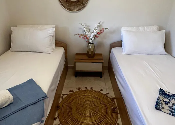 Small Paradise Perfect Hospitality 네아 이라클리아